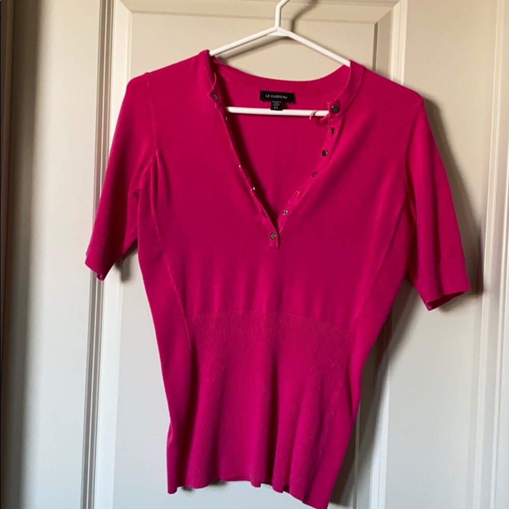 Pink short sleeve sweater by le chateau size L
